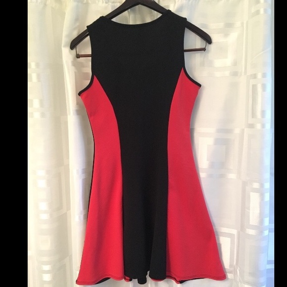 Andrea Missy form flattering dress - used - Picture 2 of 3